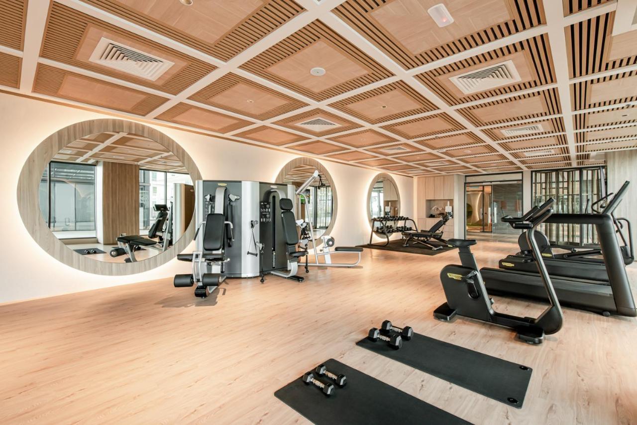 ذا جورني ريزورت هوتيل آند ريزيدنسز جورج تاون المظهر الخارجي الصورة The gym at The Standard, East Village