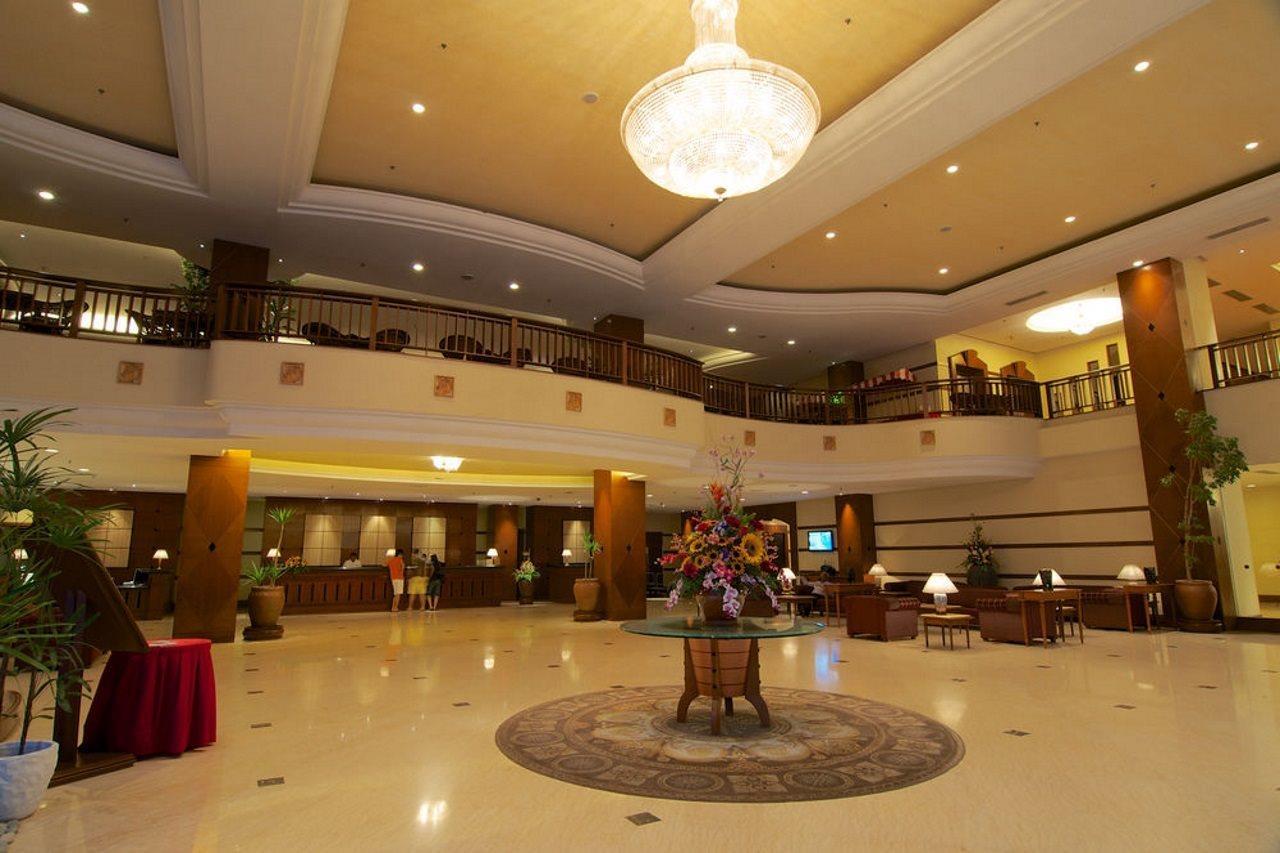 ذا جورني ريزورت هوتيل آند ريزيدنسز جورج تاون المظهر الخارجي الصورة The lobby of the hotel