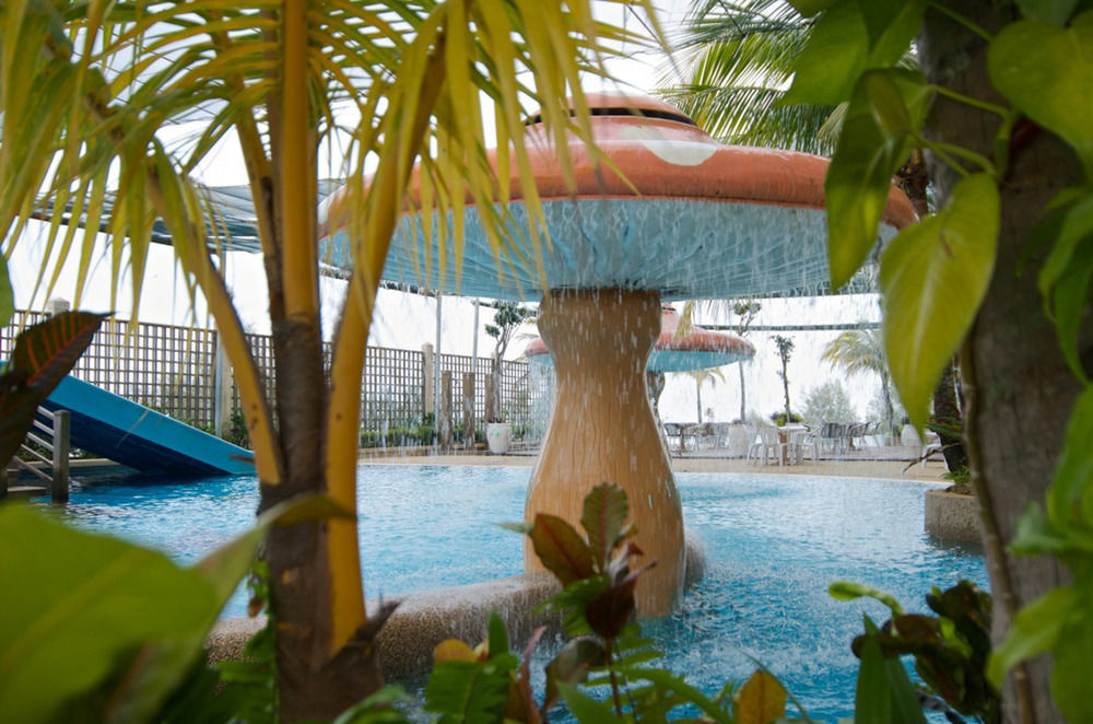 ذا جورني ريزورت هوتيل آند ريزيدنسز جورج تاون المظهر الخارجي الصورة The Mushroom Pool